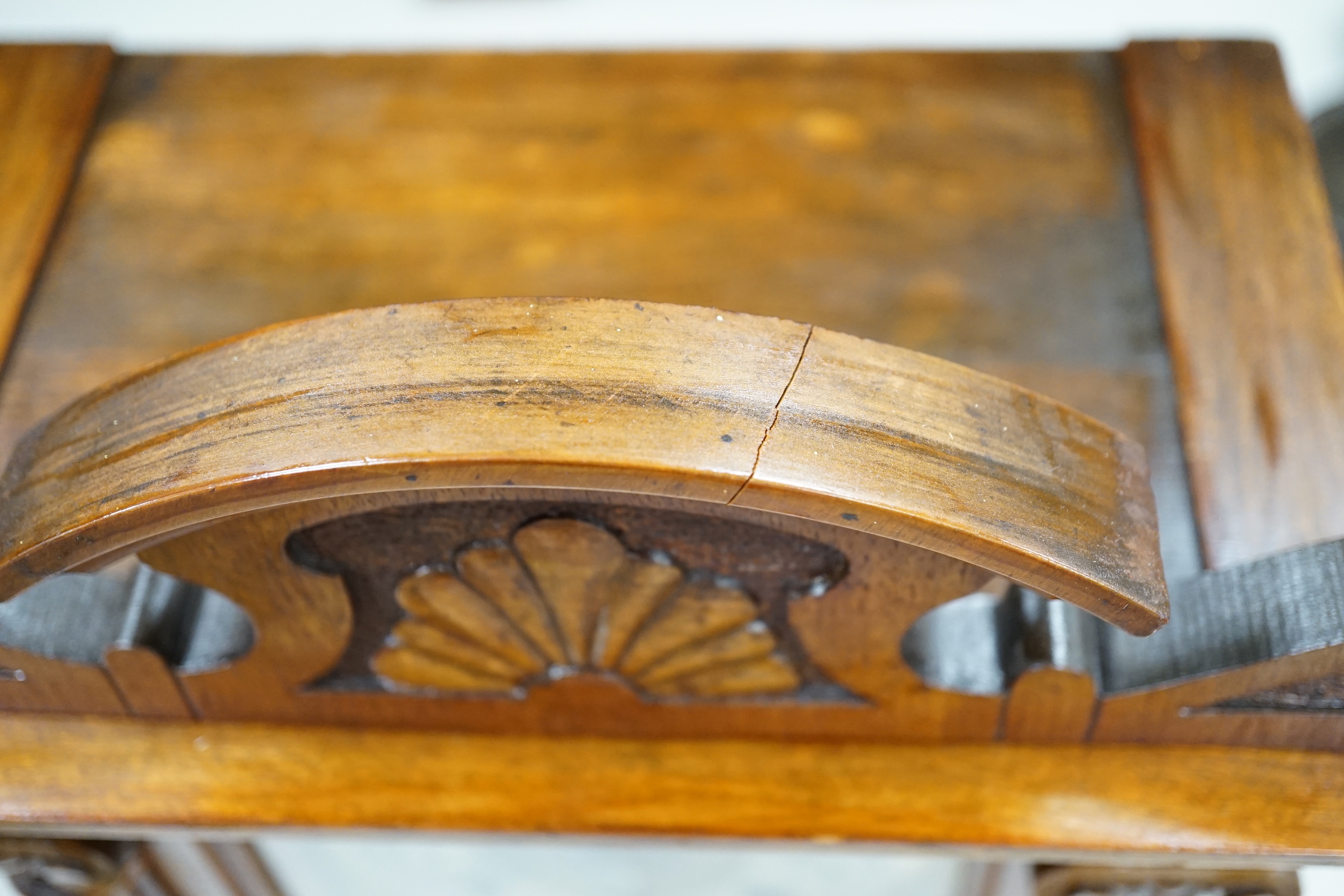 Three late 19th century mantel clocks, tallest 35cm